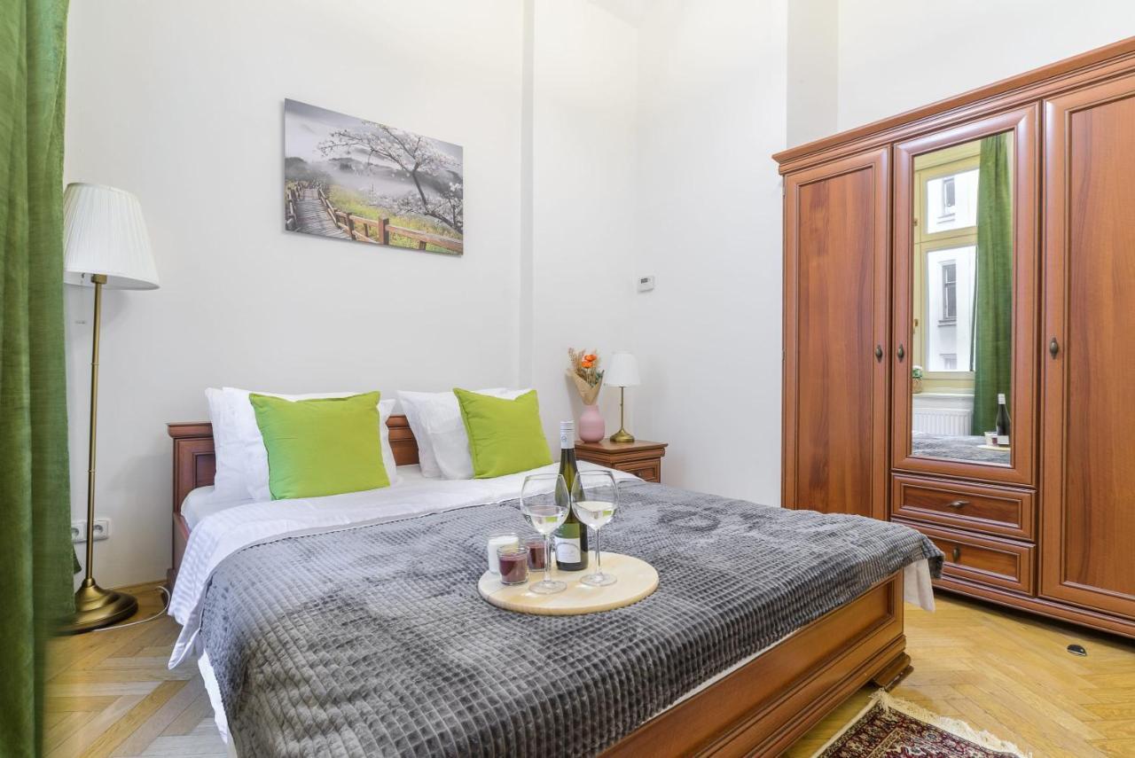 Cozy Apartment Near Stefanikuv Most Praga Exterior foto